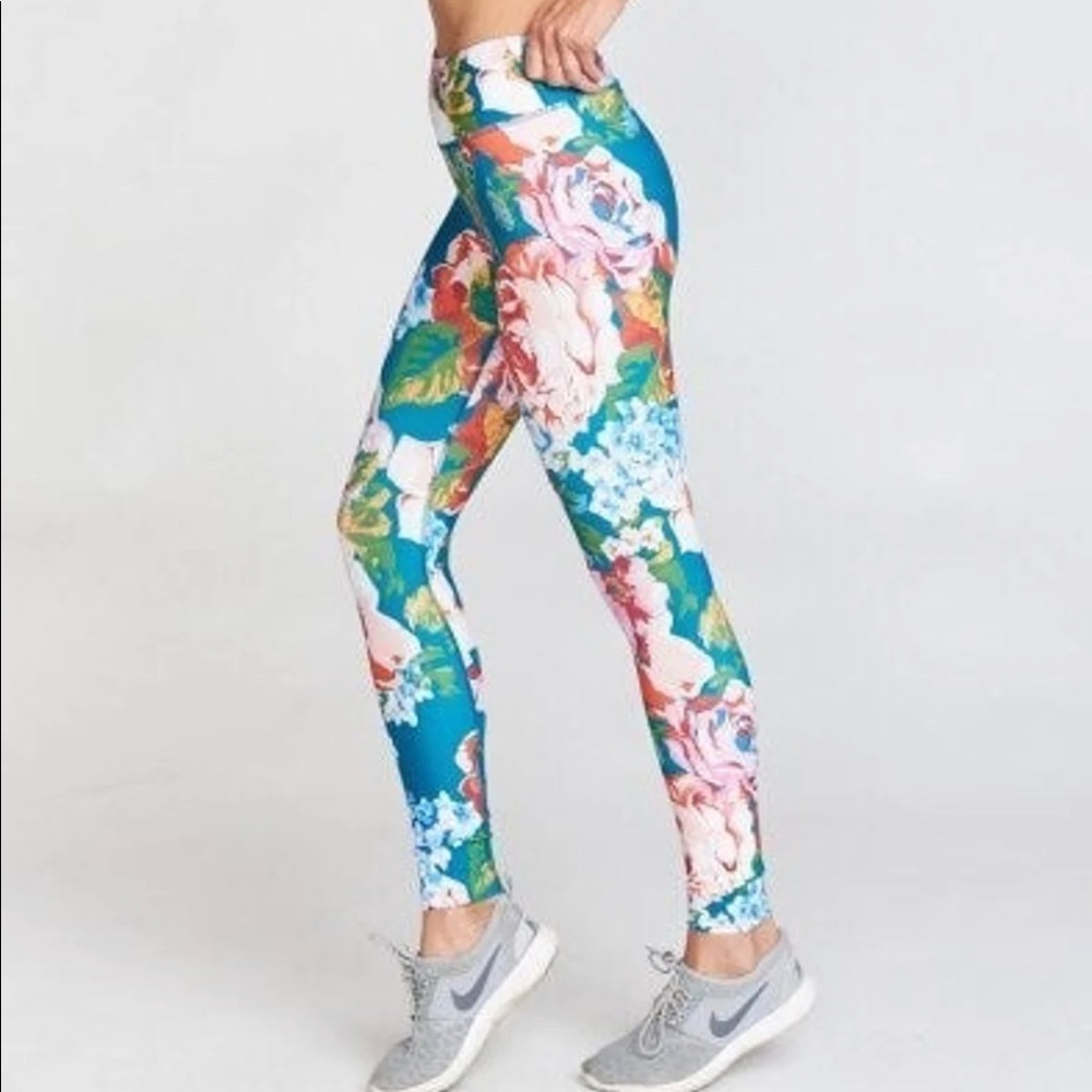 Show me your mumu athletic wear.